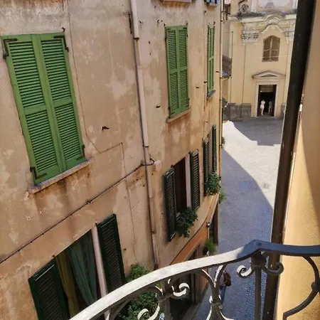 Apartment Le Rondini A Intra